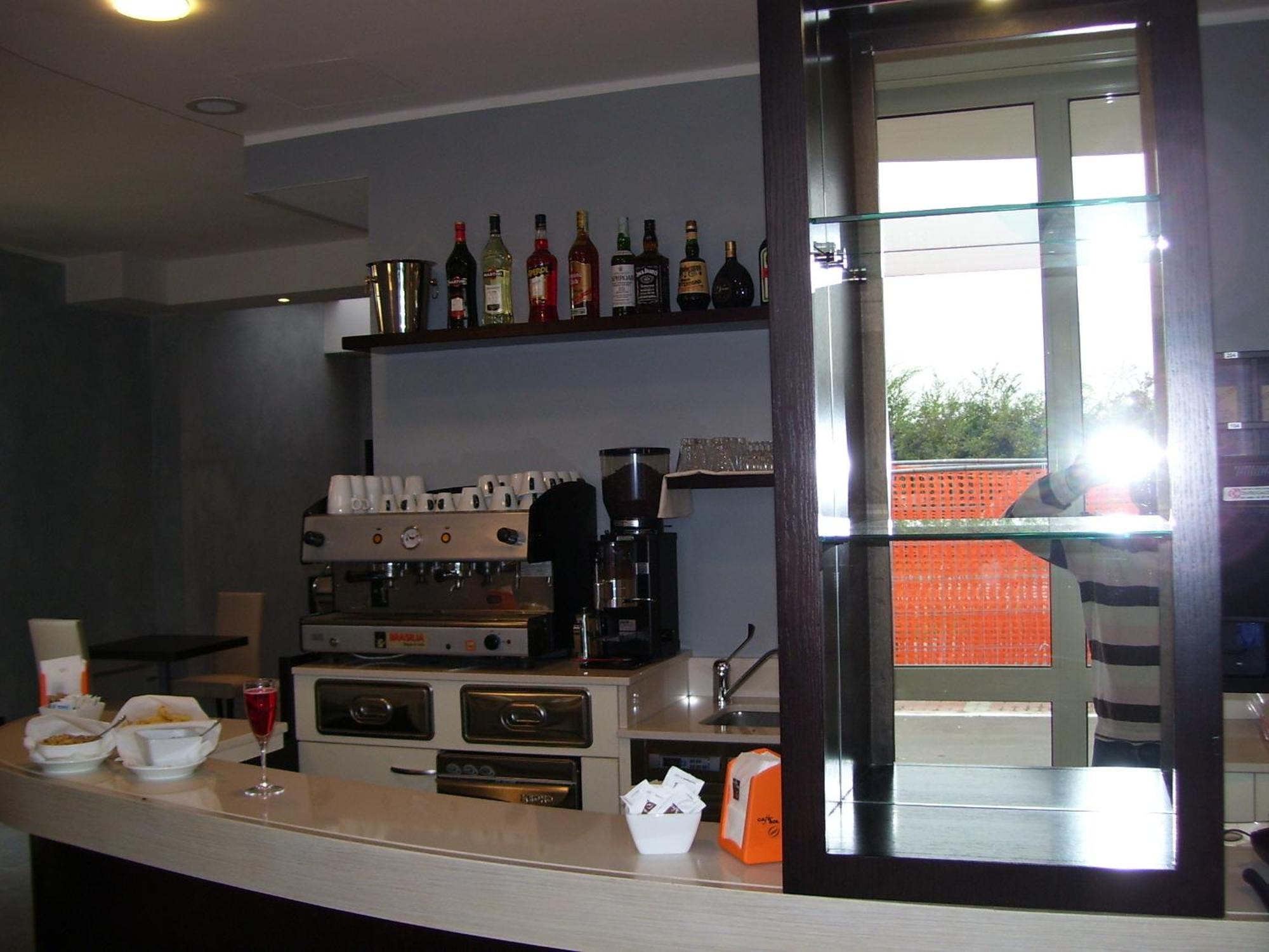Hotel Motel Galaxy Reggio Emilia Exterior photo