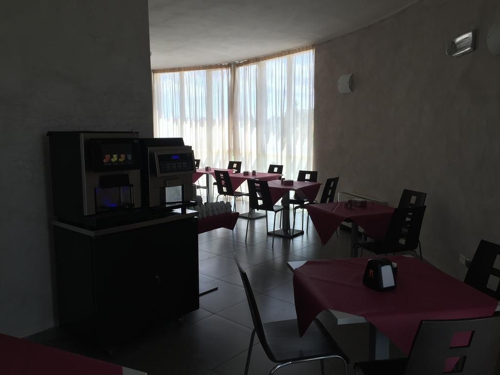 Hotel Motel Galaxy Reggio Emilia Exterior photo