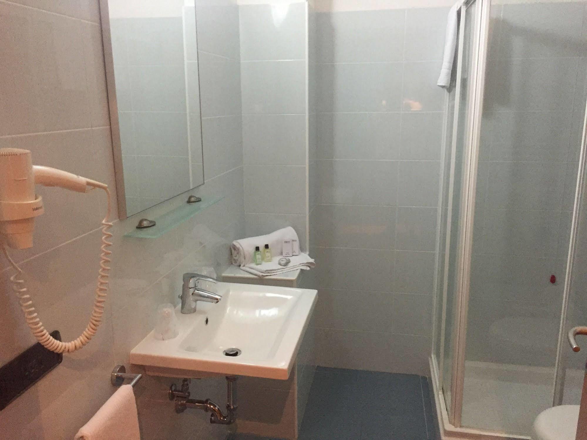 Hotel Motel Galaxy Reggio Emilia Exterior photo