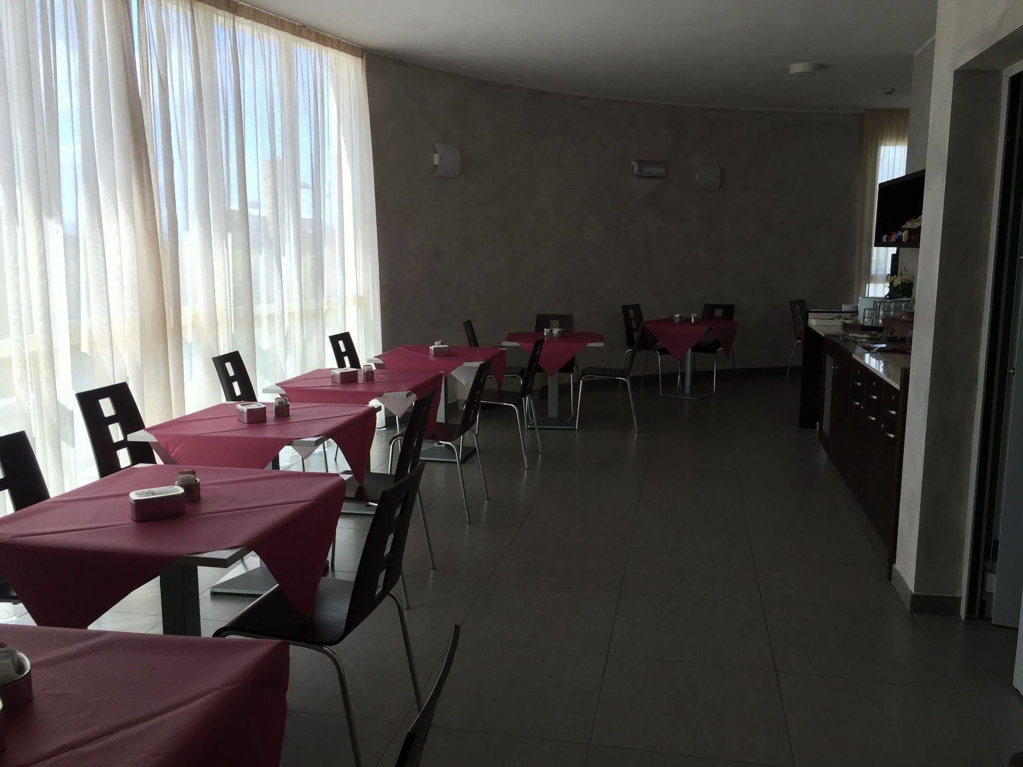 Hotel Motel Galaxy Reggio Emilia Exterior photo