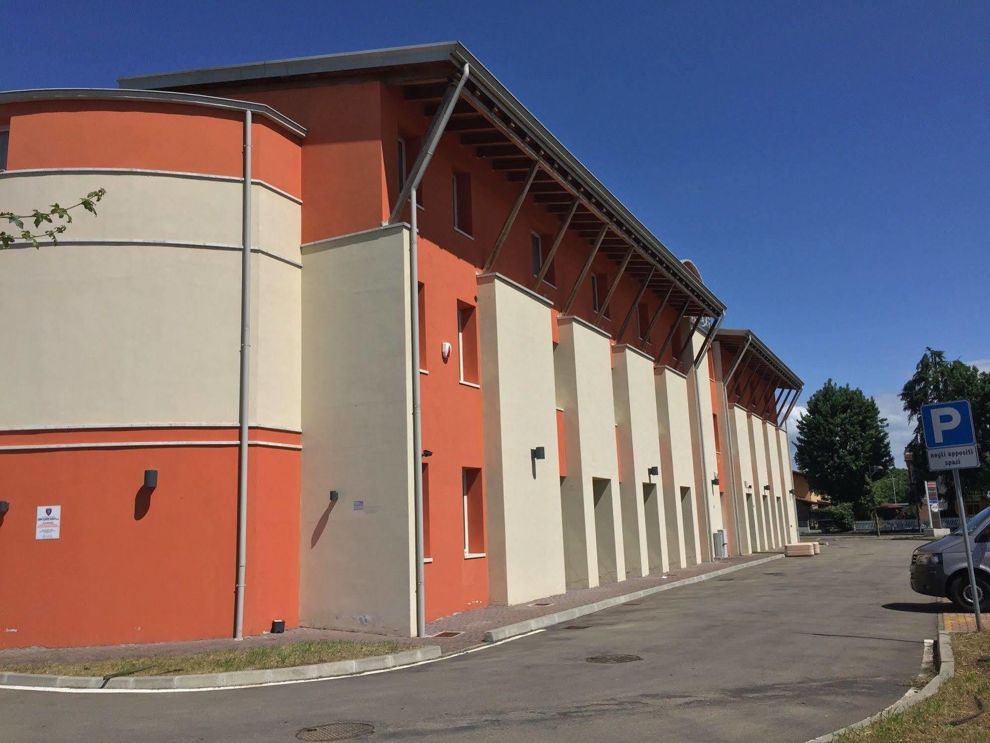 Hotel Motel Galaxy Reggio Emilia Exterior photo