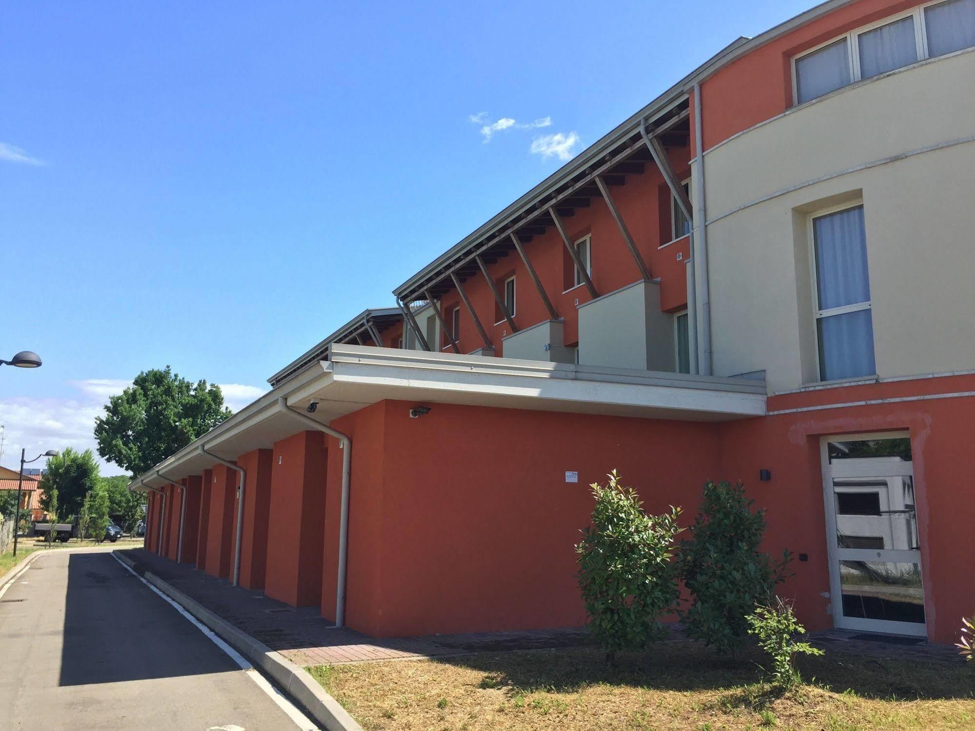 Hotel Motel Galaxy Reggio Emilia Exterior photo